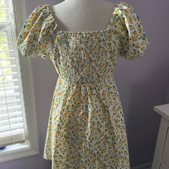 Old Navy Spring Dress - Picture 4 of 5